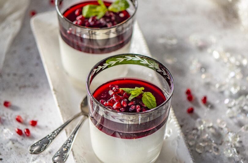 Jogurti panna cotta granaatõunaga