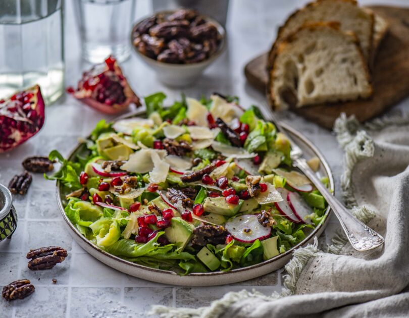 Talvine vitamiinisalat karamellistatud pekaanipähklitega