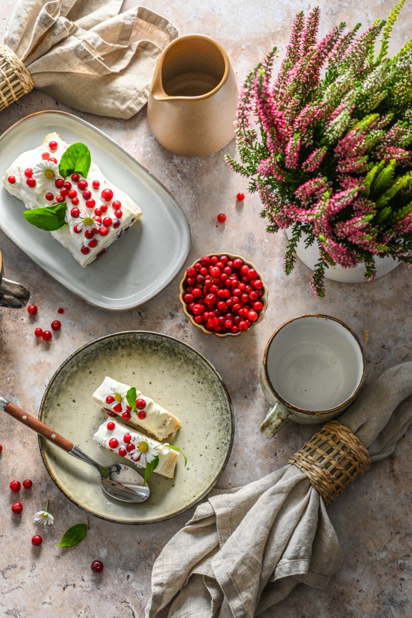 kohupiimavahu-pohlatäidisega pannkoogirull