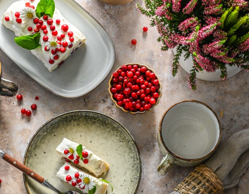 kohupiimavahu-pohlatäidisega pannkoogirull