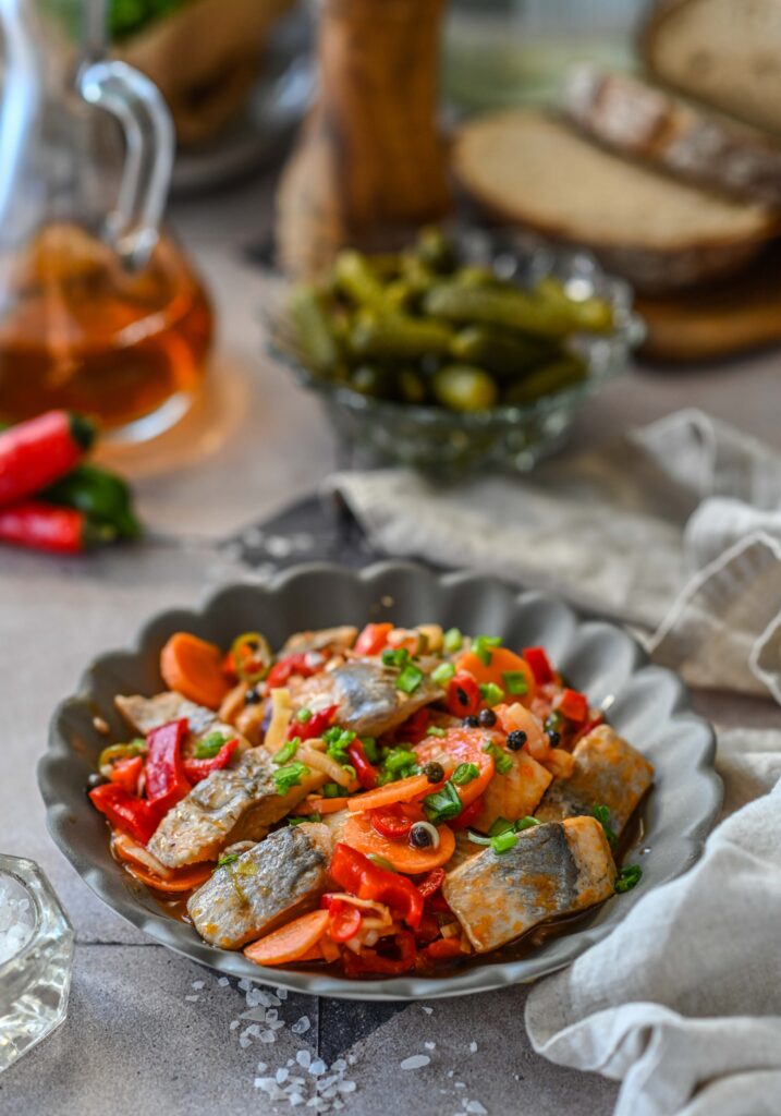 Värvikirev heeringas, mis meenutabki oma kirevuses tivolit, on tegelikult heeringas, millele seltsi sätitud köögiviljad, vürtsid, tomatipasta ja mõnus magusvürt