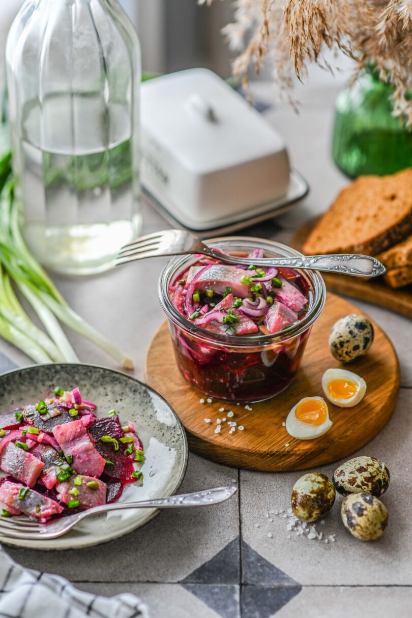 Peediga marineeritud heeringas