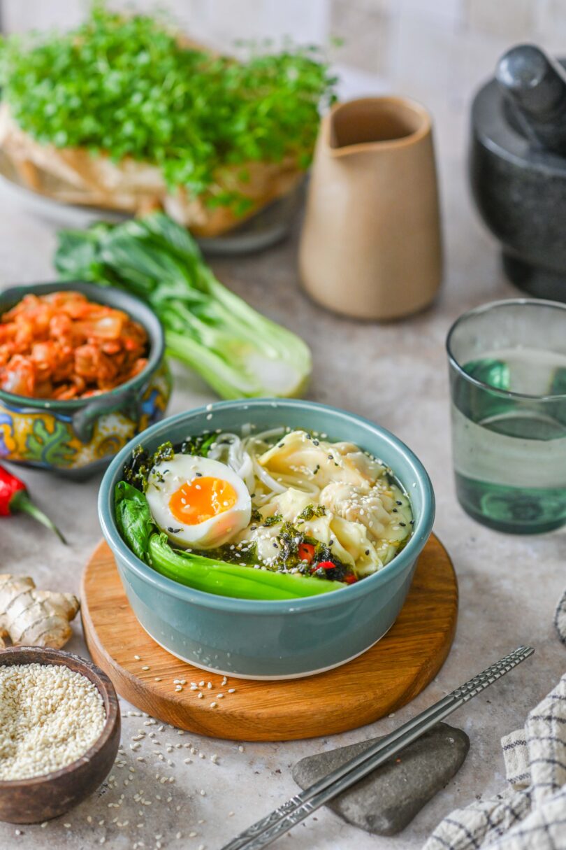 Ramen gyozadega ja munaga