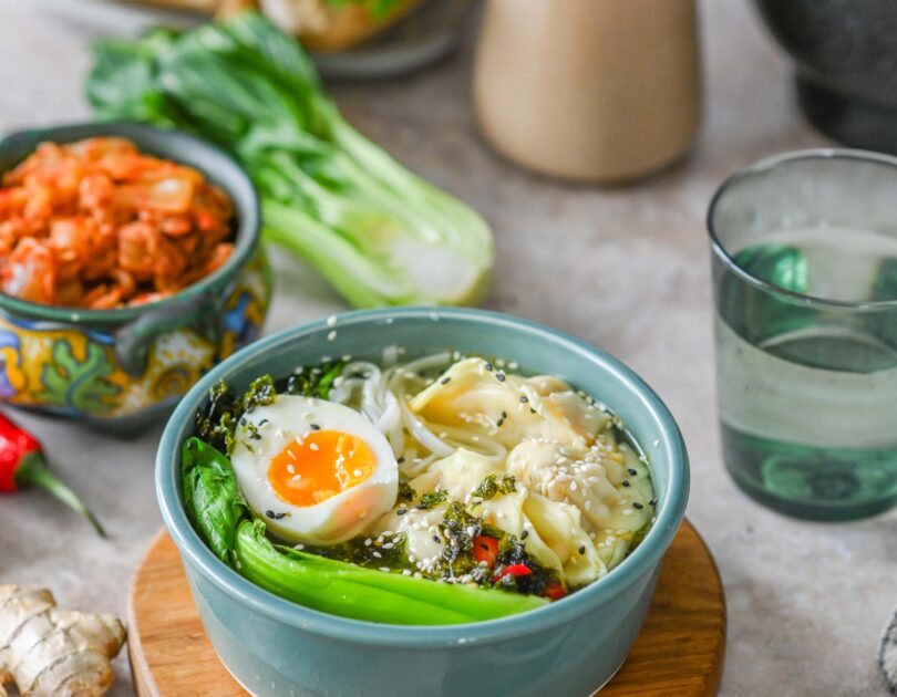 Ramen gyozadega ja munaga