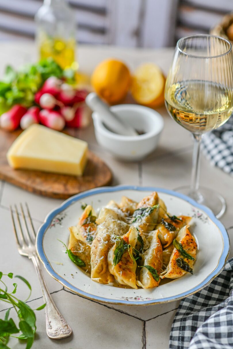 salvei ja pruuni võiga pelmeenid (10) Pelmeenid pruuni või ja salveiga