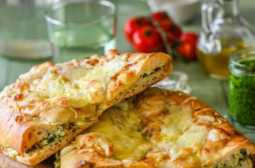 Juustune karulaugutäidisega lavašš