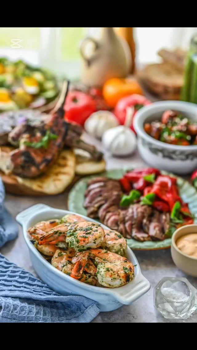 Selle suvega on nagu on, aga üks mõnus grill ei jää küll seepärast tegemata. Ja kui sul napib ideid, mida grillile panna, siis astu läbi Kariamarketist, sest nende Karia Deli ülikvalteetsete ja põnevate grilltoodete valik võtab silme eest kirjuks ja põlvist nõrgaks.
.
.
,#koostöö #kariamarket #grill #bbq #foodreel #instareels❤️ #tuulimathisen #tuuliretseptid